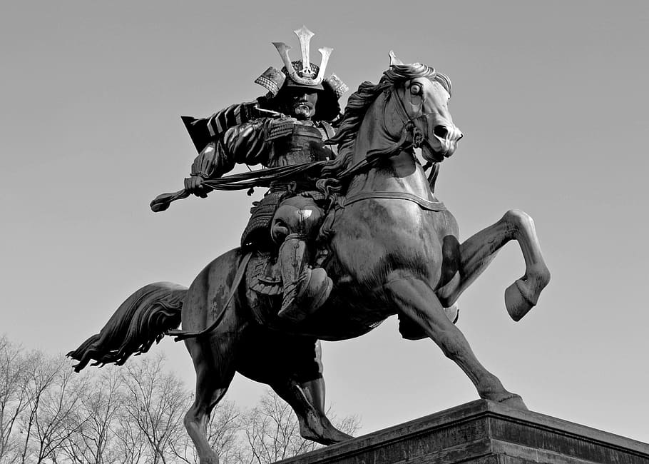statua-guerriero-samurai